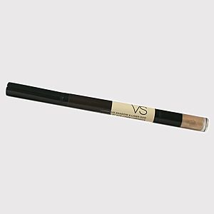 Victoria‘s Secret Dasire Far ve Eyeliner