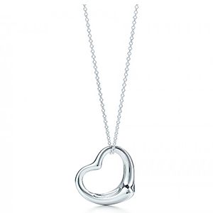 Tiffany & Co.     Elsa Peretti Open Heart Kolye