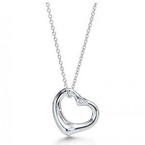 Tiffany & Co.     Elsa Peretti Two Diamonds Open Heart Kolye