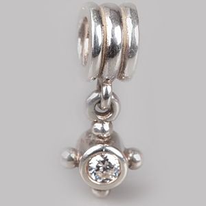 Pandora    Beyaz Zirkon Sallantılı Charm