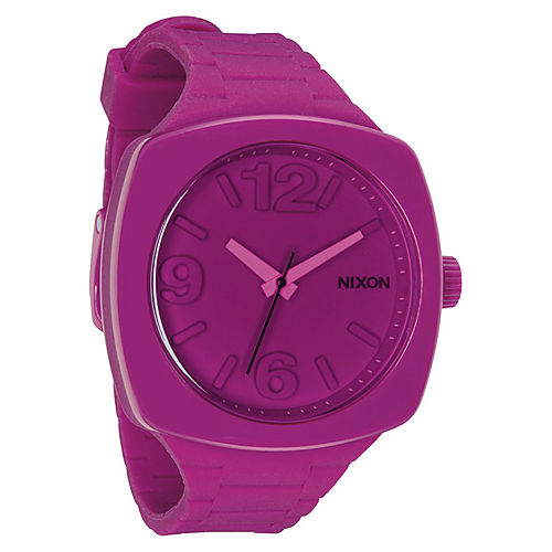 Nixon Pembe Saat